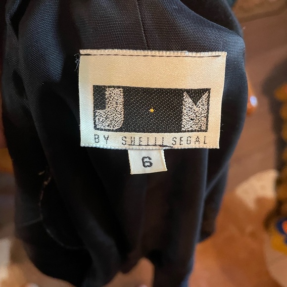 Vintage 90s Shelli Segal light Wool blazer with round studs - Picture 2 of 3